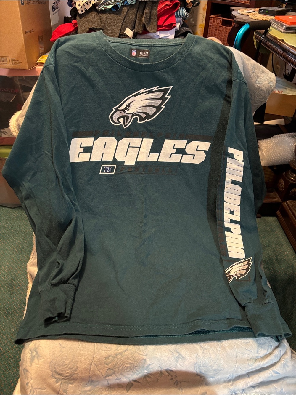 Philadelphia Eagles Men’s Long-Sleeve Crewneck Shirt - Midnight Green